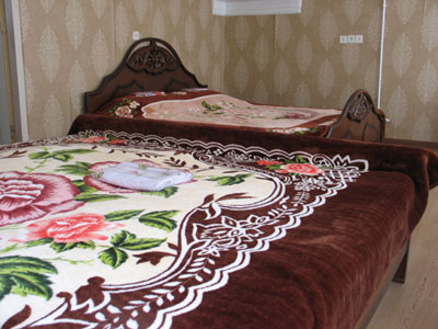 سوئیت ارزان و تمیز در طبقه همکف کوی صنایع دستی تبریز