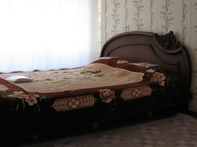 سوئیت ارزان و تمیز در طبقه همکف کوی صنایع دستی تبریز