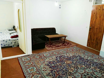 اقامتگاهی ساده اما تمیز در استاد معین